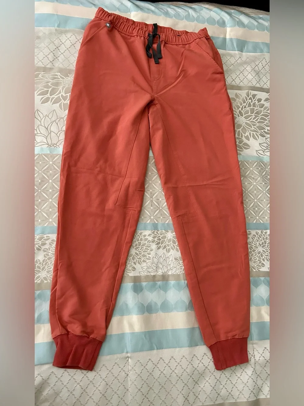 FIGS scrubs set Men's Medium Leon and Tansen Jogger Pants